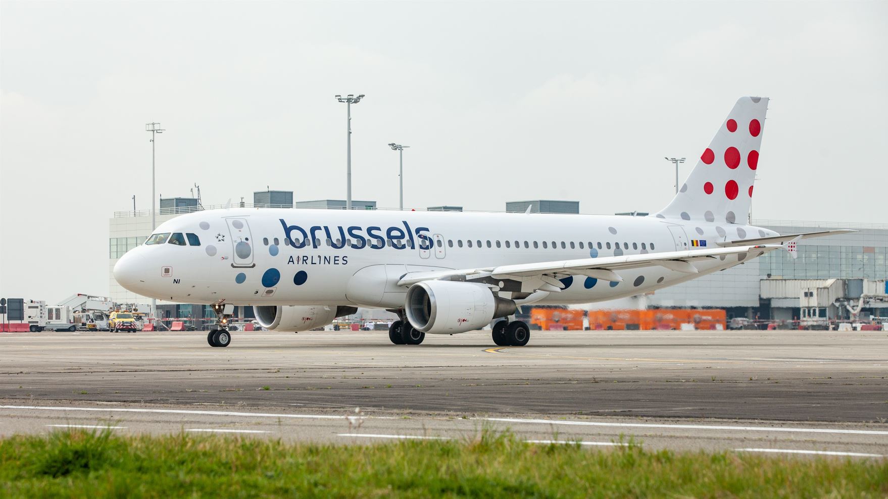 brussels airlines airplane plane